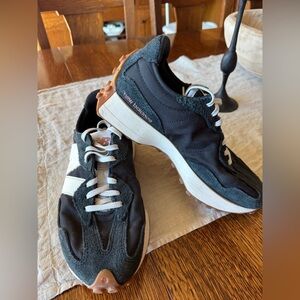 New Balance 327 Black and White Athletic Shoes